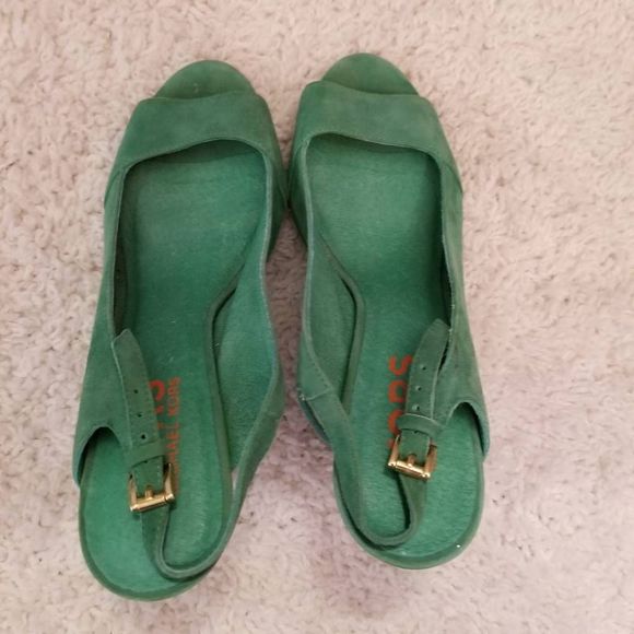 Michael Kors Suede Kelly Green Peep Toes 8 - Picture 3 of 10